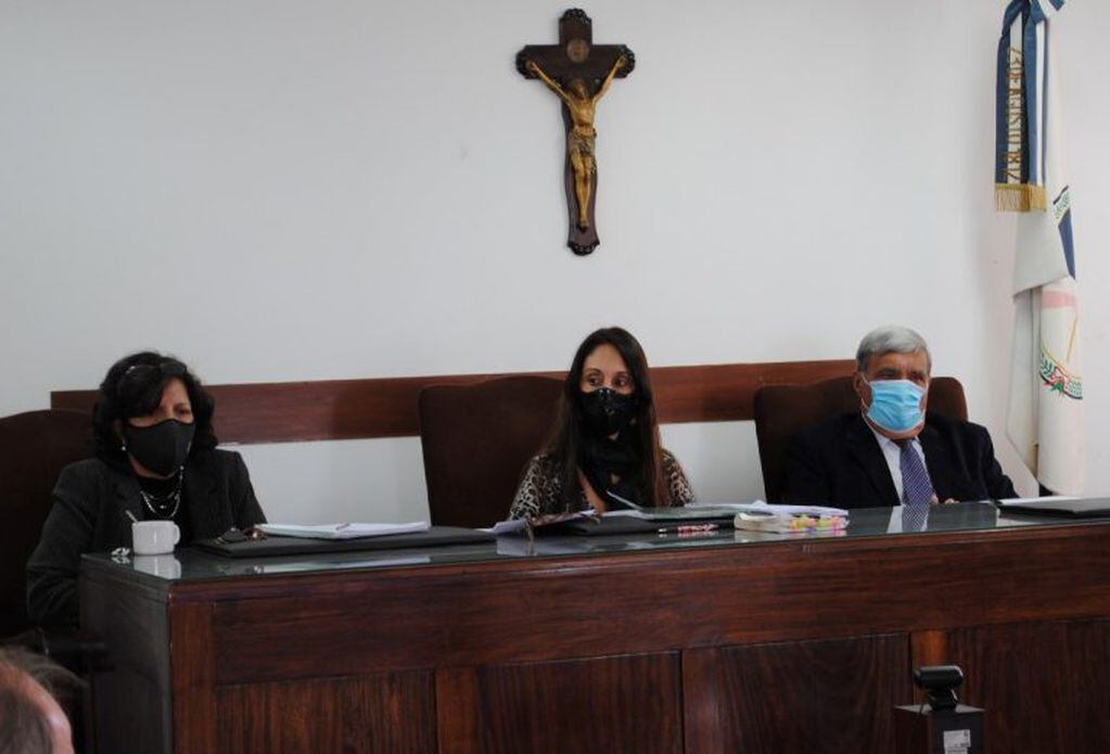 El Tribunal en lo Criminal 1 integrado por las magistradas María Alejandra Tolaba y Ana Carolina Pérez Rojas y el juez Mario Ramón Puig.