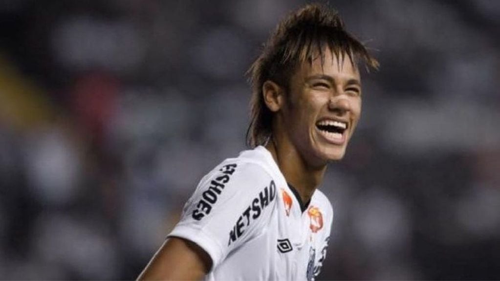 Neymar utilizaba la cinta adhesiva nasal en su etapa en Santos