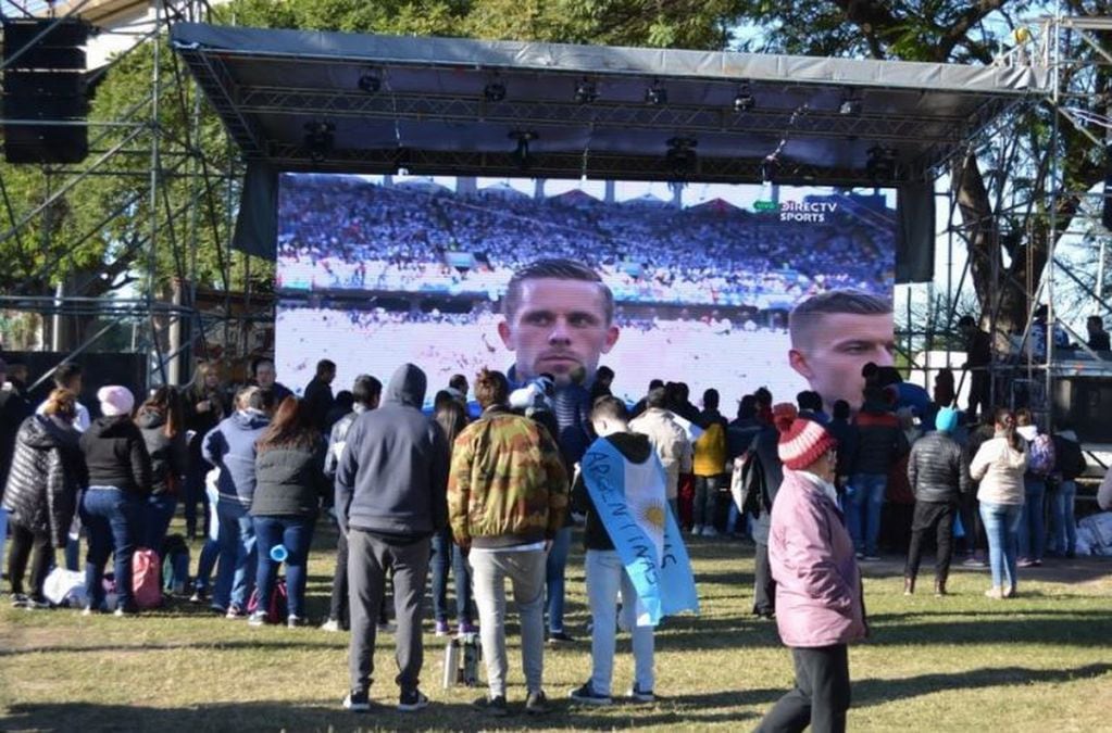 Para los anteriores partidos de Argentina también hubo pantalla gigante