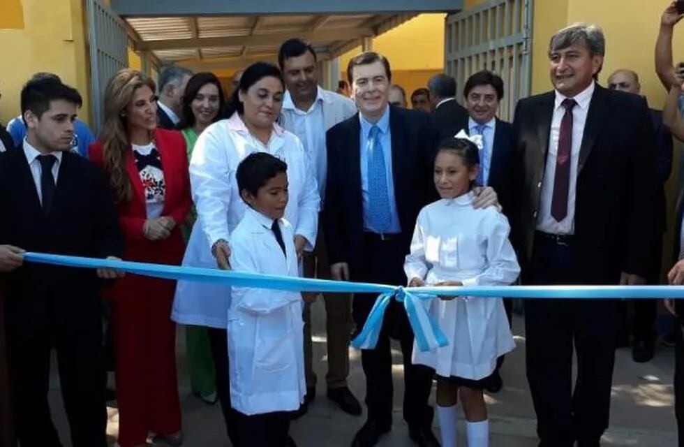 Zamora inauguró  el Colegio Secundario Vilelas, y laobra de refacción y ampliación de la escuela primaria \
