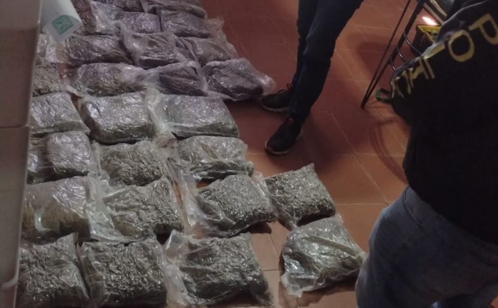 La droga fue secuestrada en barrio Mirizzi, Córdoba. (Policía)
