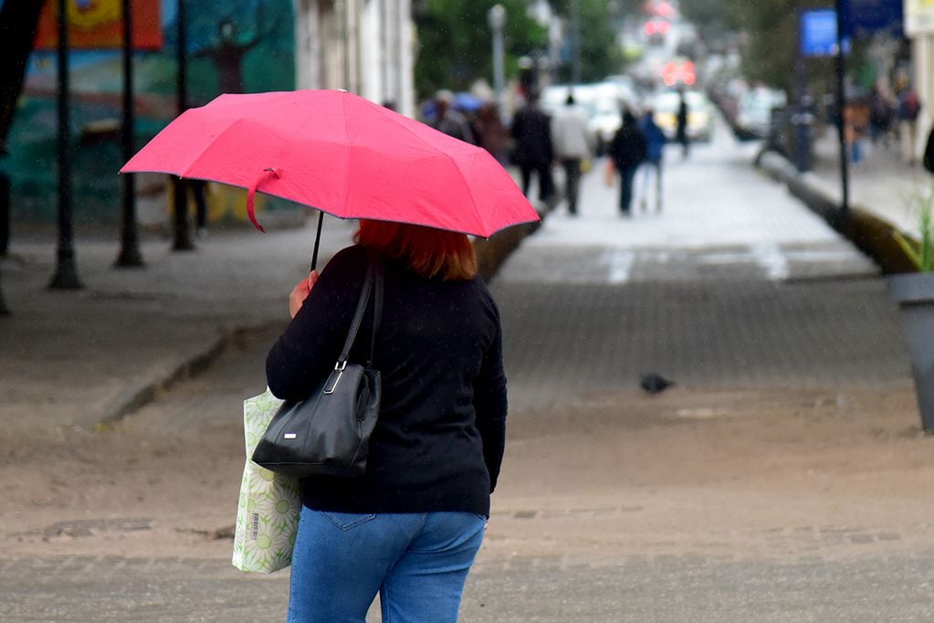 Frío y lluvia en la ciudad de Córdoba. 