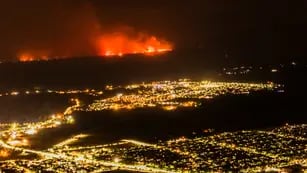 Impactantes tomas aéreas de los incendios en el piedemonte. Foto: Gentileza Micarellis