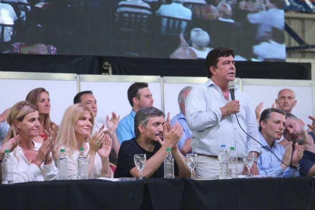 En la mesa central de dirigentes estuvo sentado Máximo Kirchner. (Prensa PJ Bonaerense)