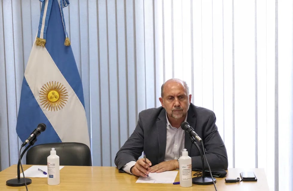 El gobernador Omar Perotti se reunió por videoconferencia con directores de hospitales provinciales por el colapso sanitario en Rosario, Santa Fe y Rafaela.