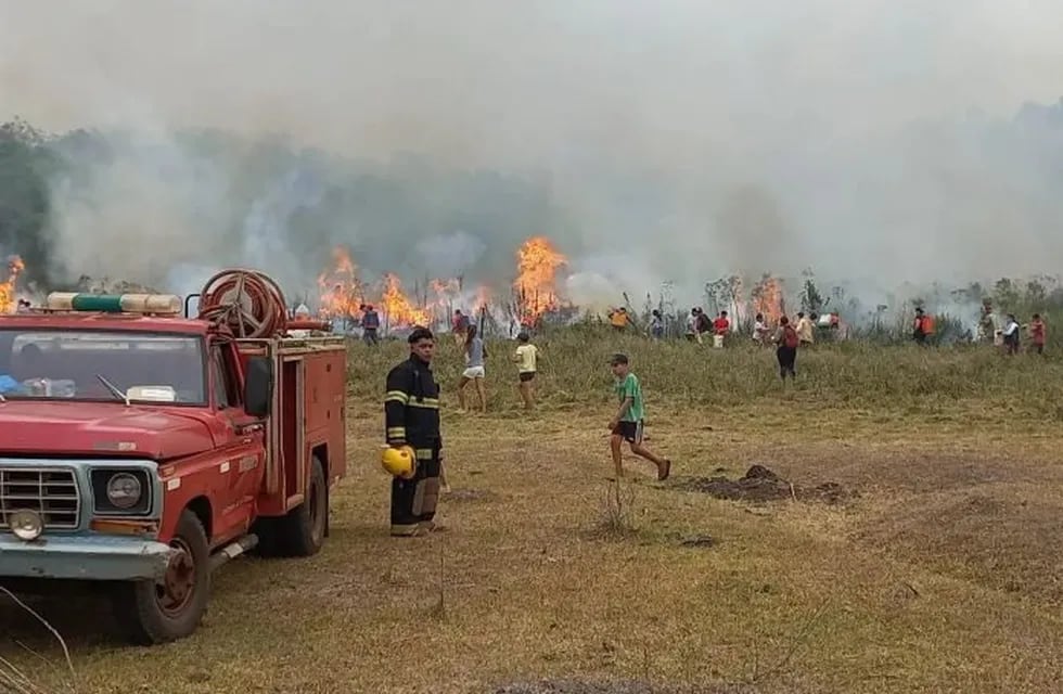 Ya son 600 hectáreas las consumidas por el fuego en Itacaruaré.