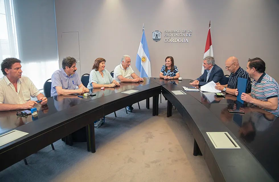 El acuerdo entre el Gobierno y los docentes de Córdoba implica un aumento del 104,5 por ciento anual.