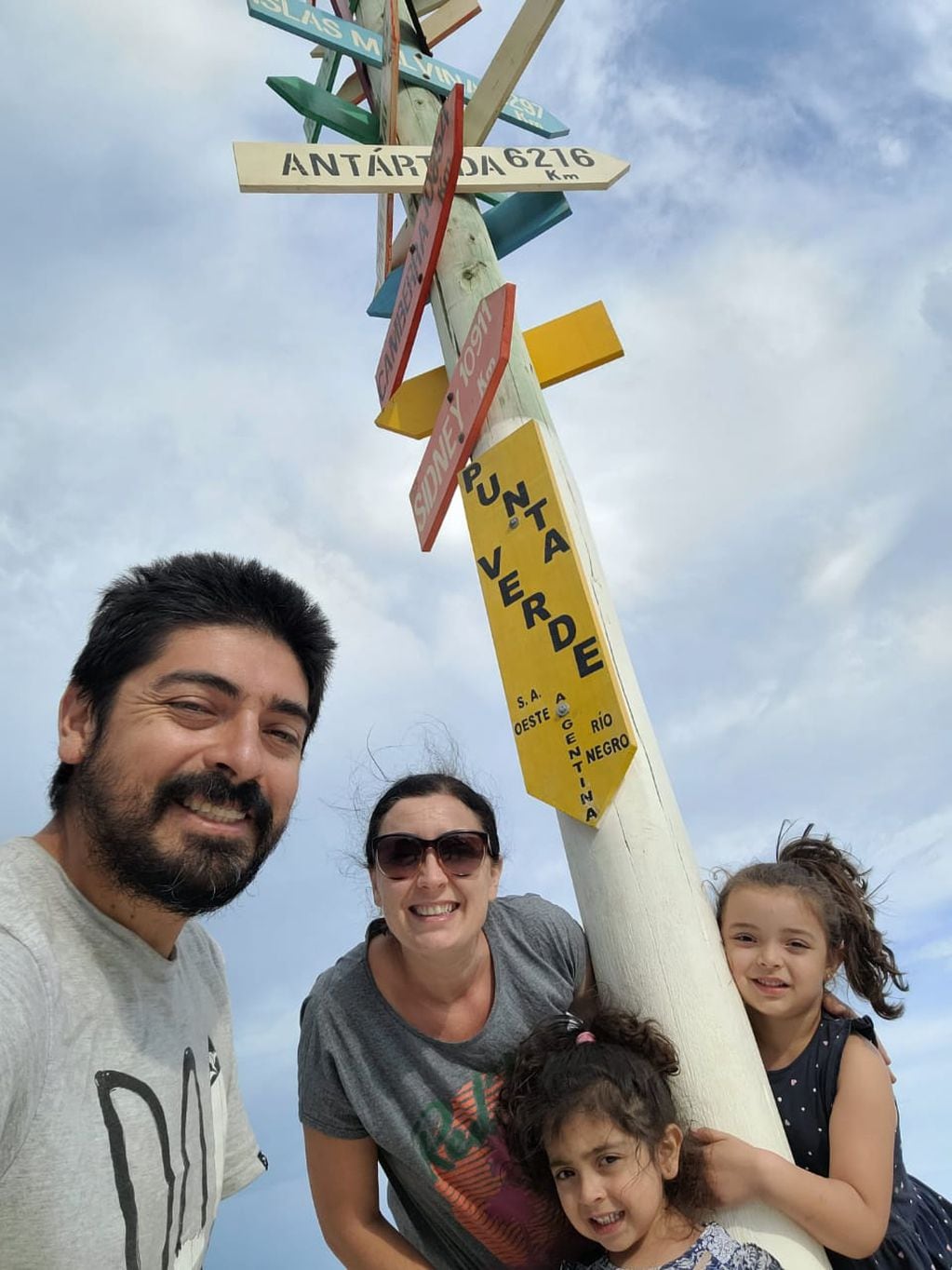 "Los Días de Viaje", familia de Tandil que recorre Argentina a bordo de un camión de bomberos