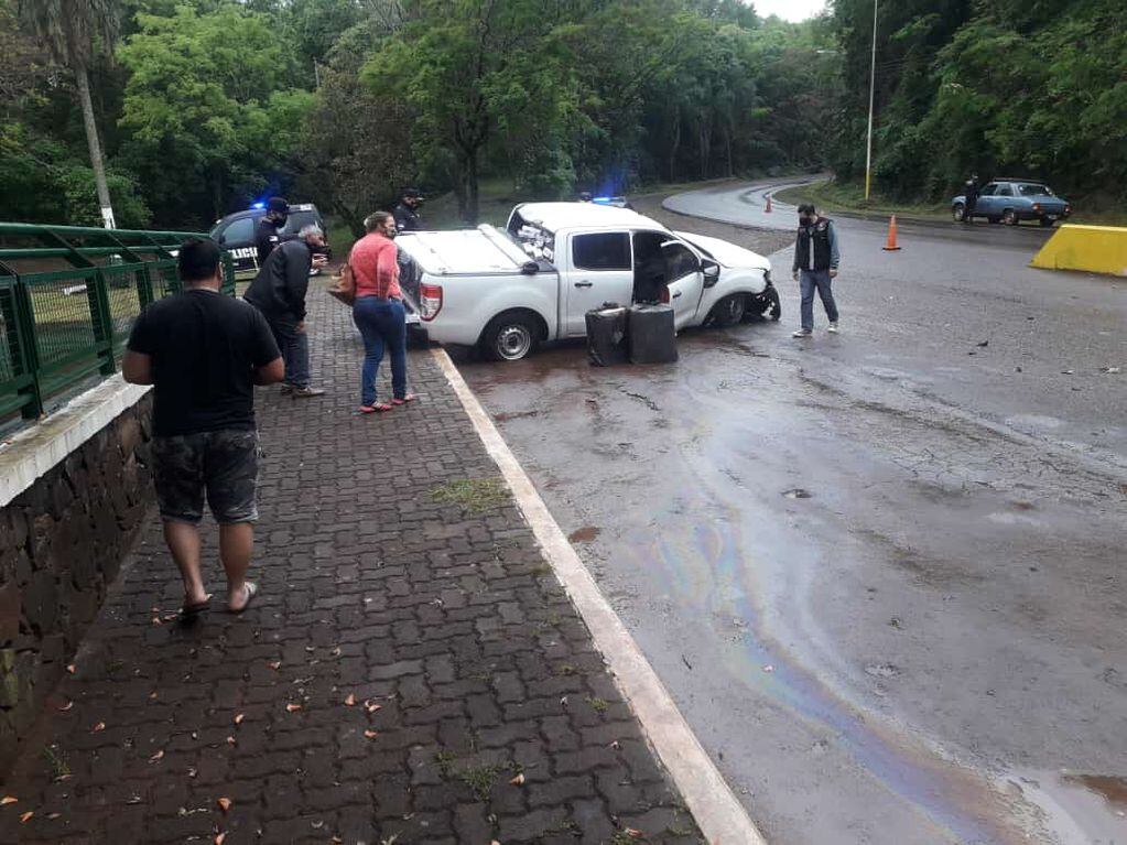Espectacular despiste en Aristóbulo del Valle: la camioneta era robada y se hallaba repleta de cigarrillos.