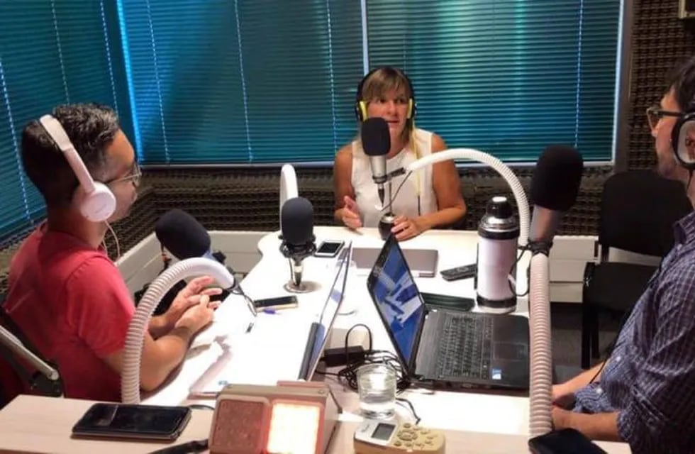 Verónica Irizar estuvo en Radio 10 Rosario y le pegó a Cambiemos