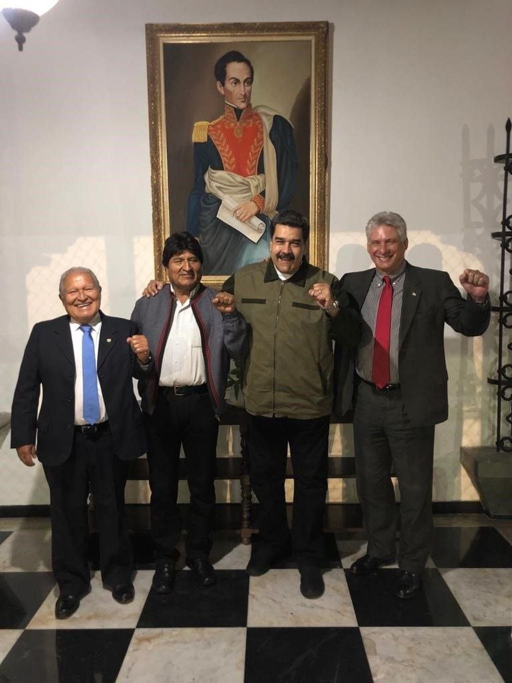 Fotografía de la cuenta oficial de Twitter del presidente Cuba Miguel Díaz-Canel donde aparece acompañado por Nicolás Maduro, Salvador Sánchez Céren, Evo Morales.