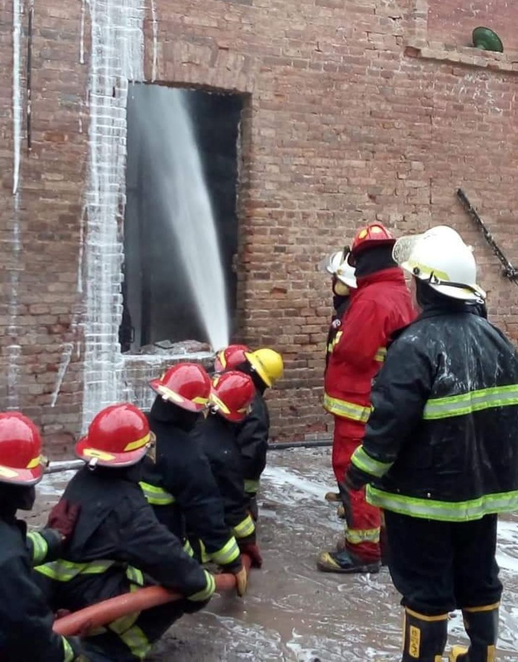Las operaciones requirieron de los bomberos jujeños un trabajo altamente técnico.
