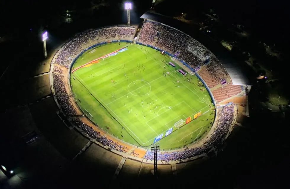 Estadio Juan Gilberto Funes de San Luis, sede de Godoy Cruz vs Banfield por Copa Argentina.