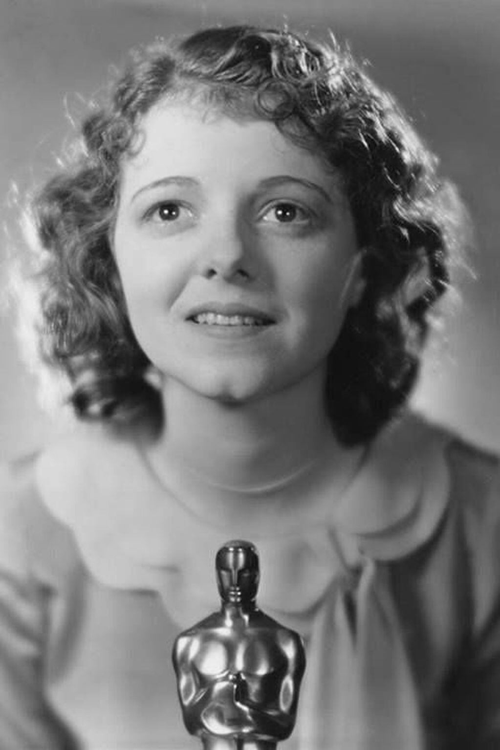 La primera actriz en ganar un Premio Oscar fue Janet Gaynor.