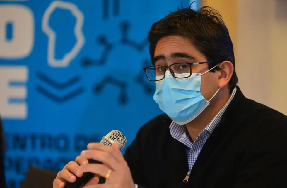 El Ministro de Salud, Diego Cardozo, brindó detalles sobre la logística para la vacunación.