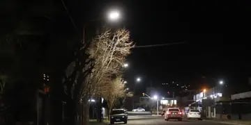 Nuevas luminarias en avenida Vélez Sarsfield y Gobernador Núñez de Barrio Santa Rita