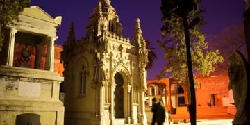 Visitas nocturnas al cementerio