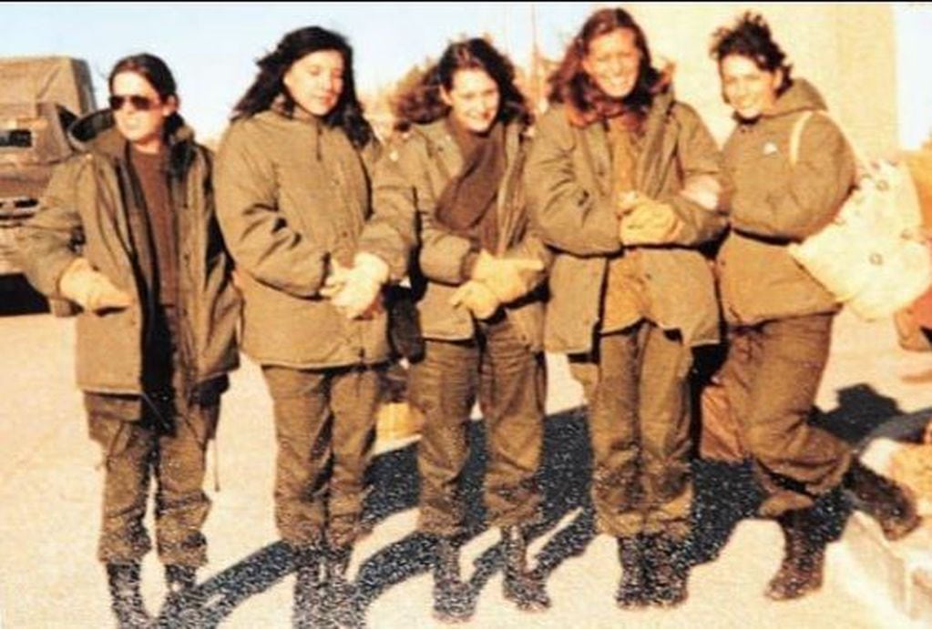 Mujeres en Malvinas - Veteranas de la Guerra de Malvinas, ejemplo de feminidad, valor, coraje y entrega por la Patria y la Bandera.