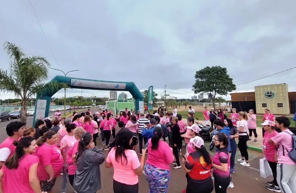 Maratón Rosa en Posadas | Actitud Misiones realizó la tradicional actividad en el mes de la lucha contra el cáncer de mama