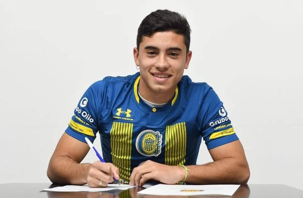 El juvenil Lautaro Giaccone firmó su primer contrato (Foto: TyC)