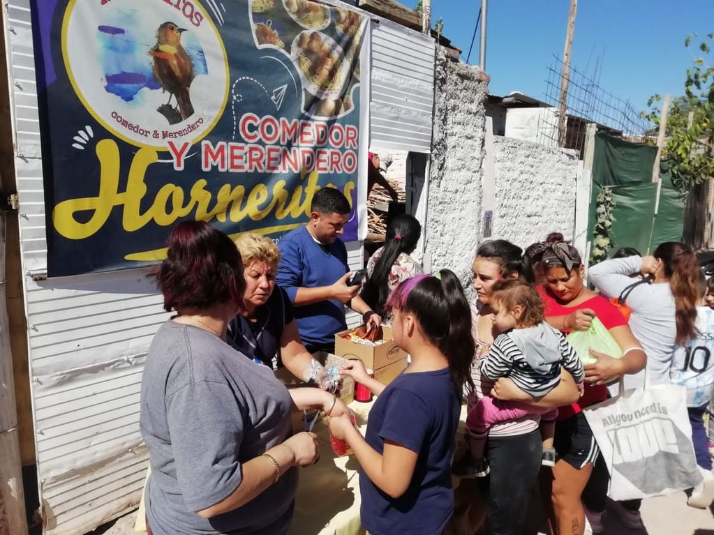 El comedor "Horneritos", de Las Heras, asiste a 1.000 personas y no saben si podrán seguir funcionando. Foto: Los Andes.