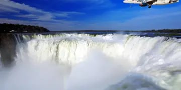 JetSMART regresa con vuelos que unirán Buenos Aires-Puerto Iguazú