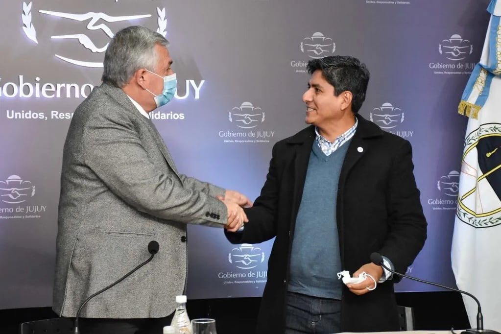 El gobernador Morales y el decano de la Facultad de Ingeniería, Alejandro Vargas, encabezaron el anuncio de inicio de las actividades del Programa de Inserción Laboral en la Industria del Software (PILIS) en Jujuy.
