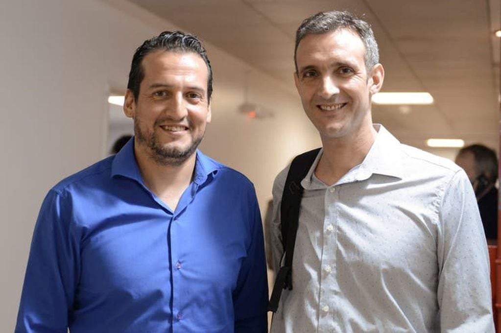 Los cordobeses Andrés Chávez y Gustavo Chiaraviglio, fundadores de la empresa Neoplast, que fabrica sorbetes biodegradables. (La Nación)