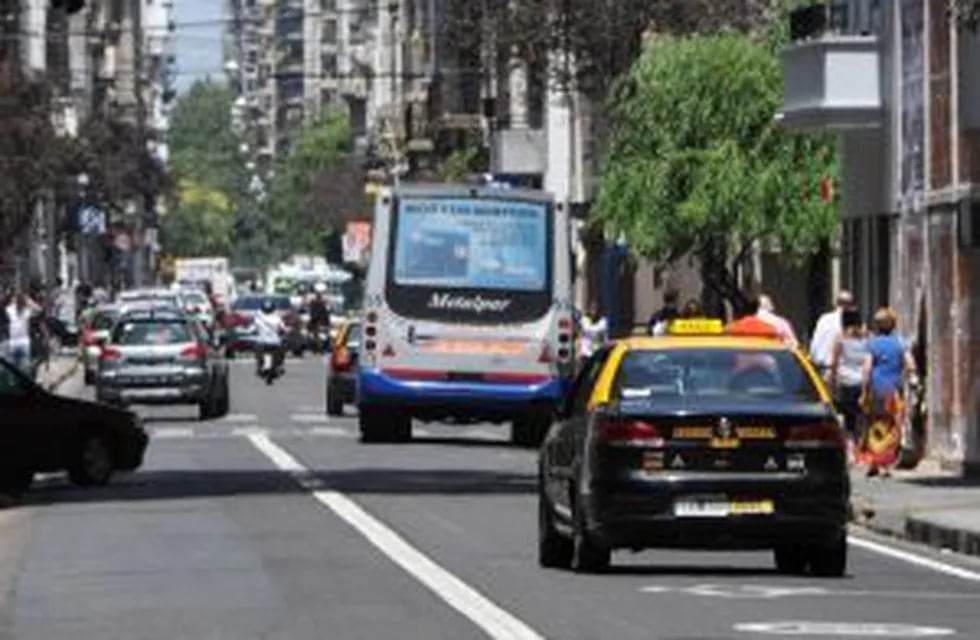 Cronograma de funcionamiento de los medios de transporte en Rosario para las fiestas.