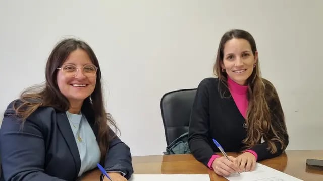 Antonela González de Capital Humano de Bertolaccini S.A. y la secretaria de Ambiente y Movilidad, María Paz Caruso