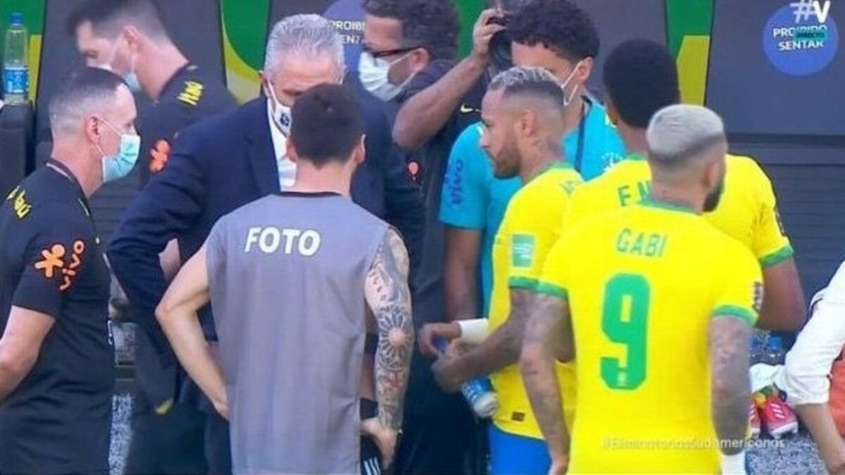 Eliminatorias: la reacción de Paulo Dybala al ver a Messi con chaleco de fotógrafo | Vía Córdoba