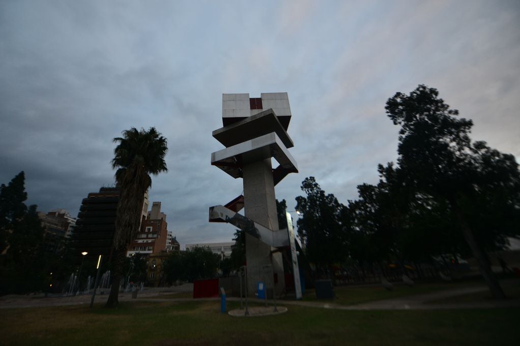 La Plaza Cielo y Tierra en la Ciudad Universitaria de Córdoba.