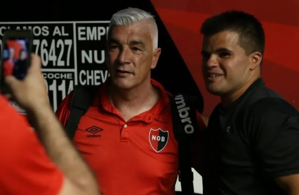 Omar De Felippe busca variantes para enfrentar a Tigre