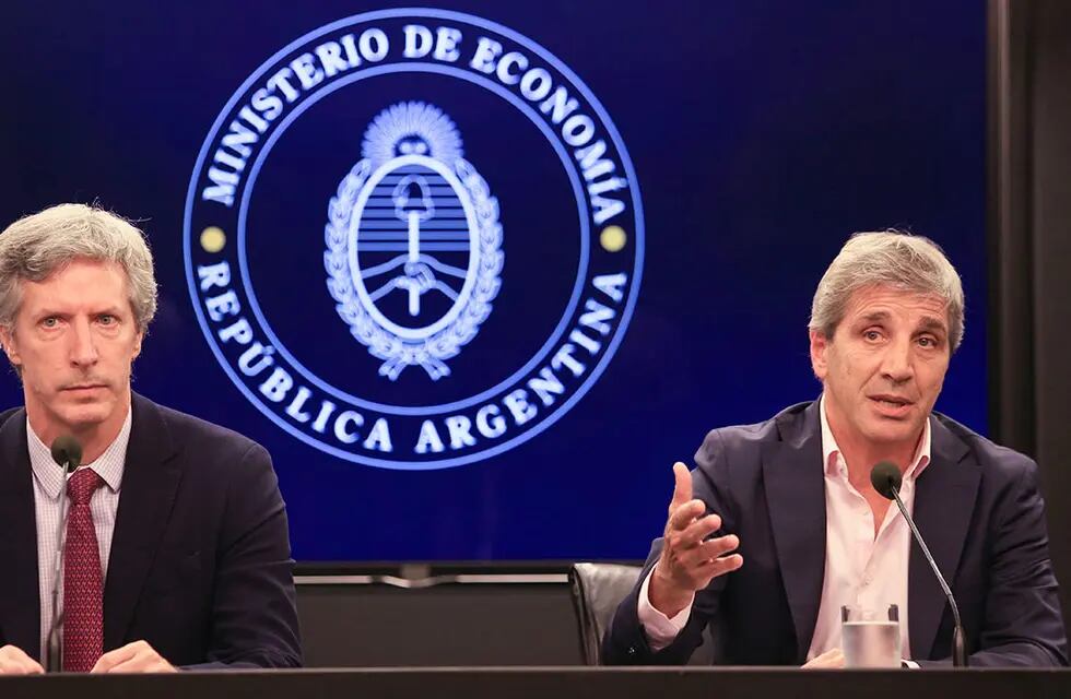 El presidente del Banco Central, Santiago Bausili, y el ministro de Economía, Luis Caputo. Foto NA: MARIANO SÁNCHEZ