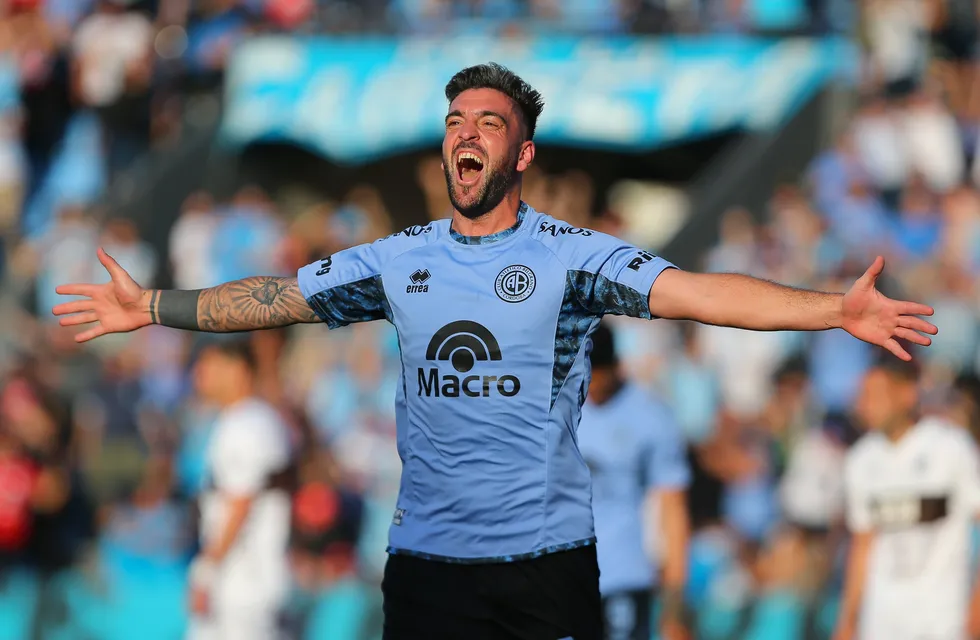 Alejandro Rébola celebra la apertura del marcador para Belgrano contra Platense. (Javier Ferreyra / La Voz)