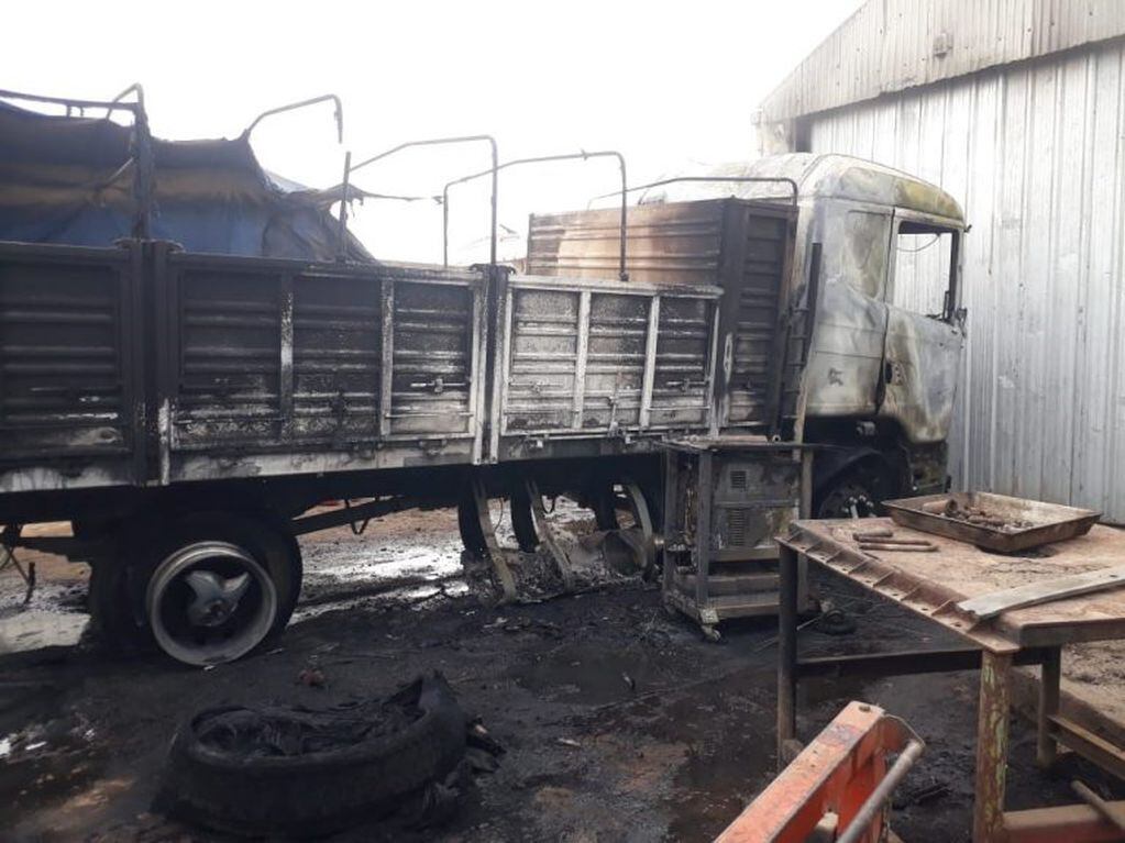 Explosión de un tanque de gas oil de un camion en Arroyito