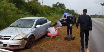 Capioví: mordió un espejo de agua y despistó con su vehículo