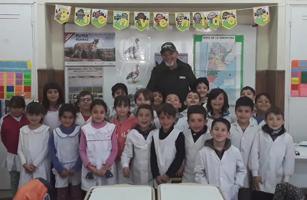 La Escuela Primaria Nº 1 de Tres Arroyos recibió al Guardafauna Eduardo Álvarez