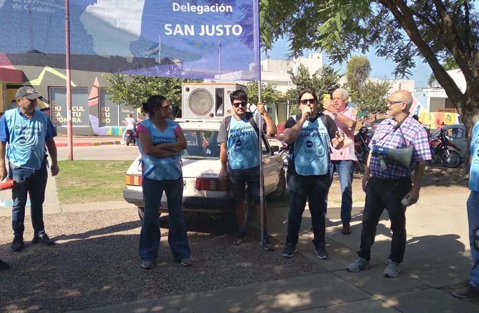 Docentes marcharon en Arroyito