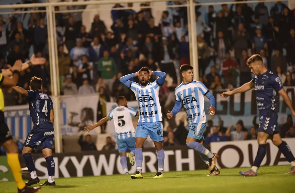 Racing y Quilmes se vieron las caras por la fecha 17 de la Primera Nacional.