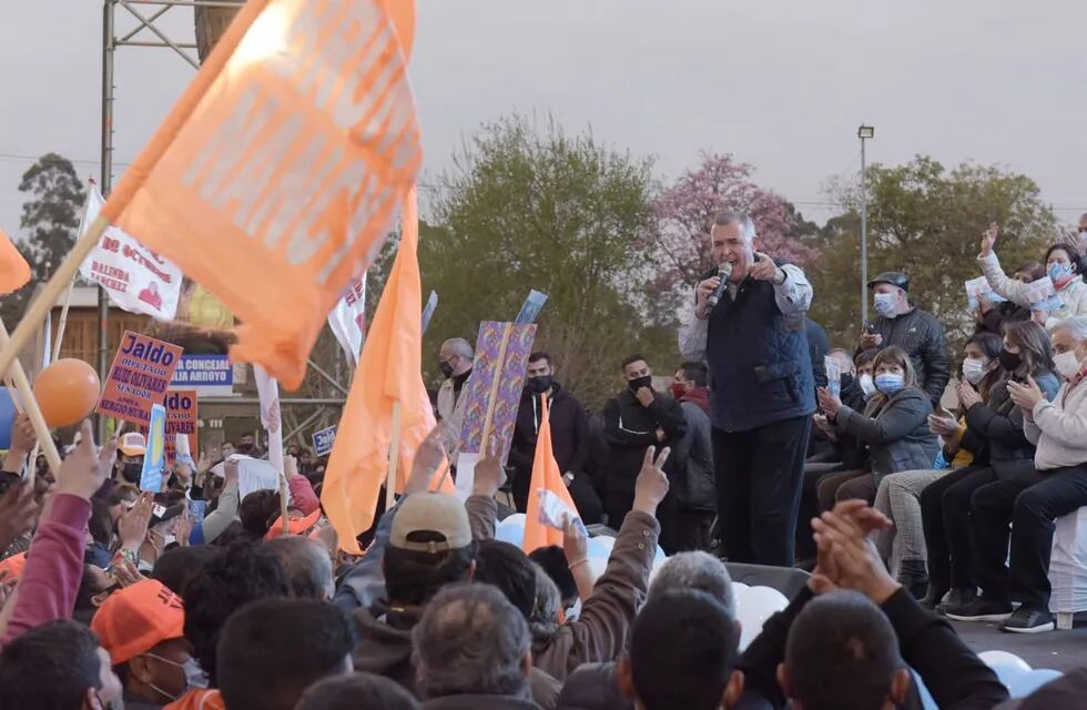 Osvaldo Jaldo participó de un acto en Alberdi.