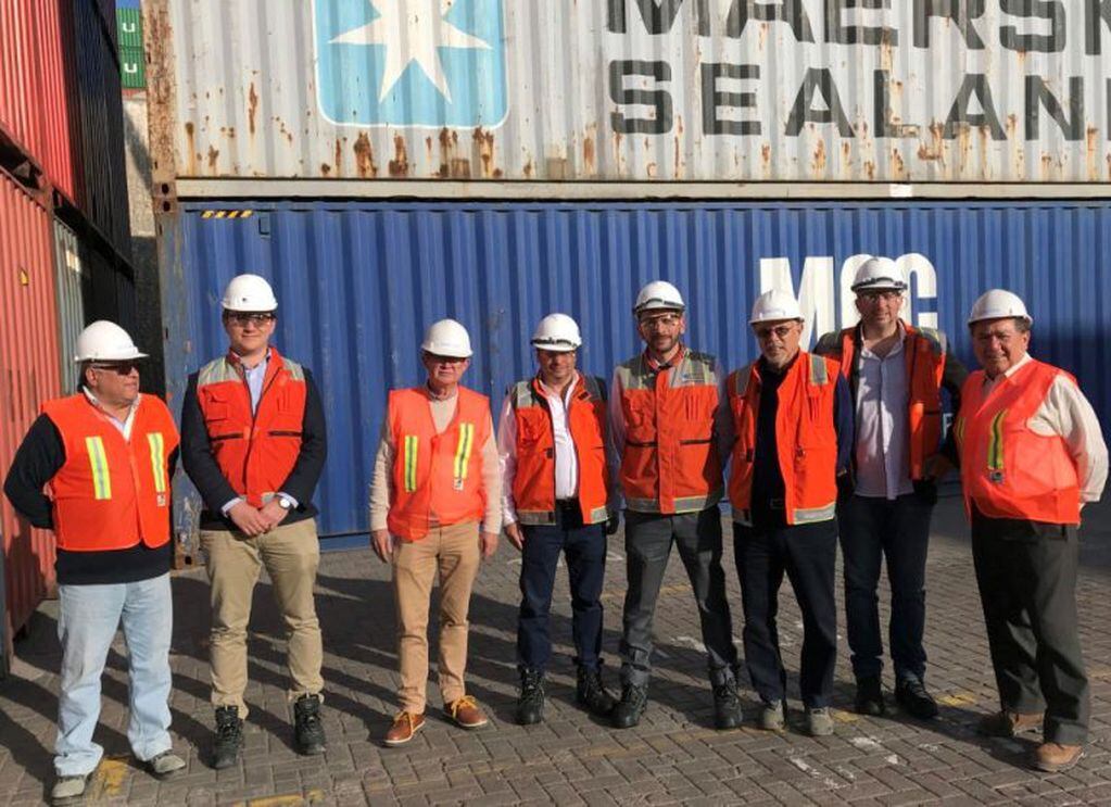Llegan a Chile contenedores con equipamiento para la futura  planta solar que se emplazará en la puna jujeña