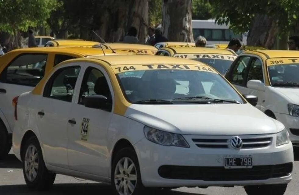 Desde el sindicato de conductores de taxis aseguraron que entre el 25 y el 30% está contagiado pese a que la mayoría está con la dosis completa de vacunación. Gentileza Tiempo de San Juan