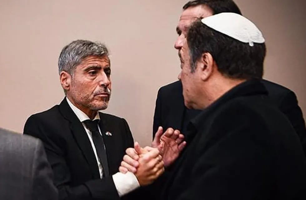 El ministro de Seguridad de Córdoba se reunió con autoridades de las comunidades israelitas y musulmanas.