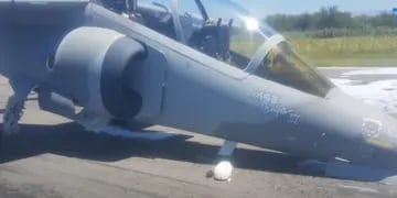Córdoba. Aterrizó un avión Pampa con una maniobra de emergencia.