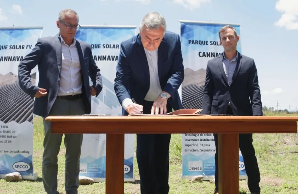 Con la protocolización del acta de inicio de obras, se puso en marcha este martes la construcción del parque solar "Cannava".