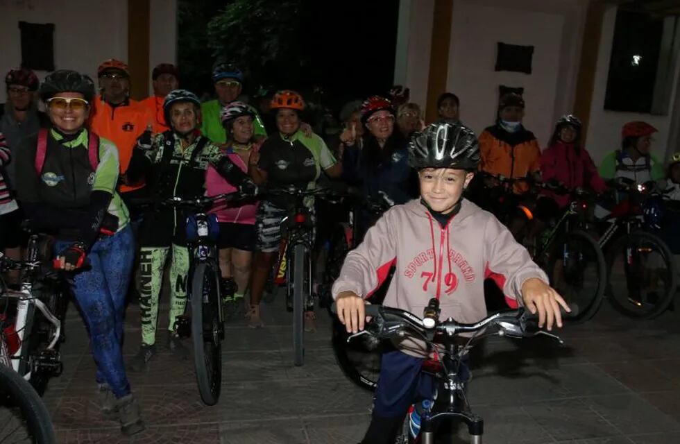 Bicicleteada nocturna (Fotos: MTB)