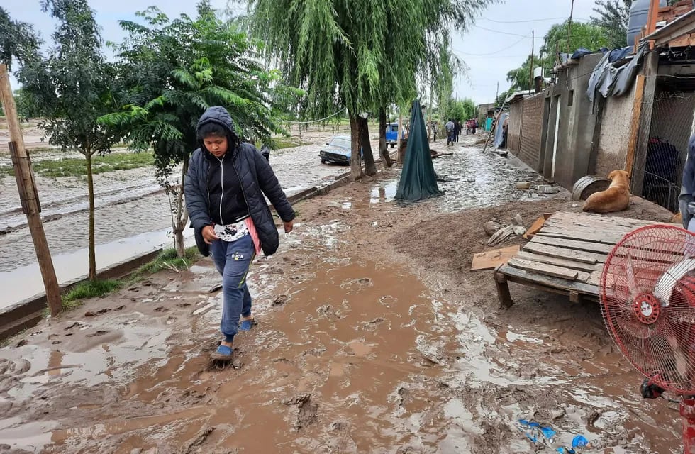Familias evacuadas en Luján de Cuyo por las intensas tormentas.