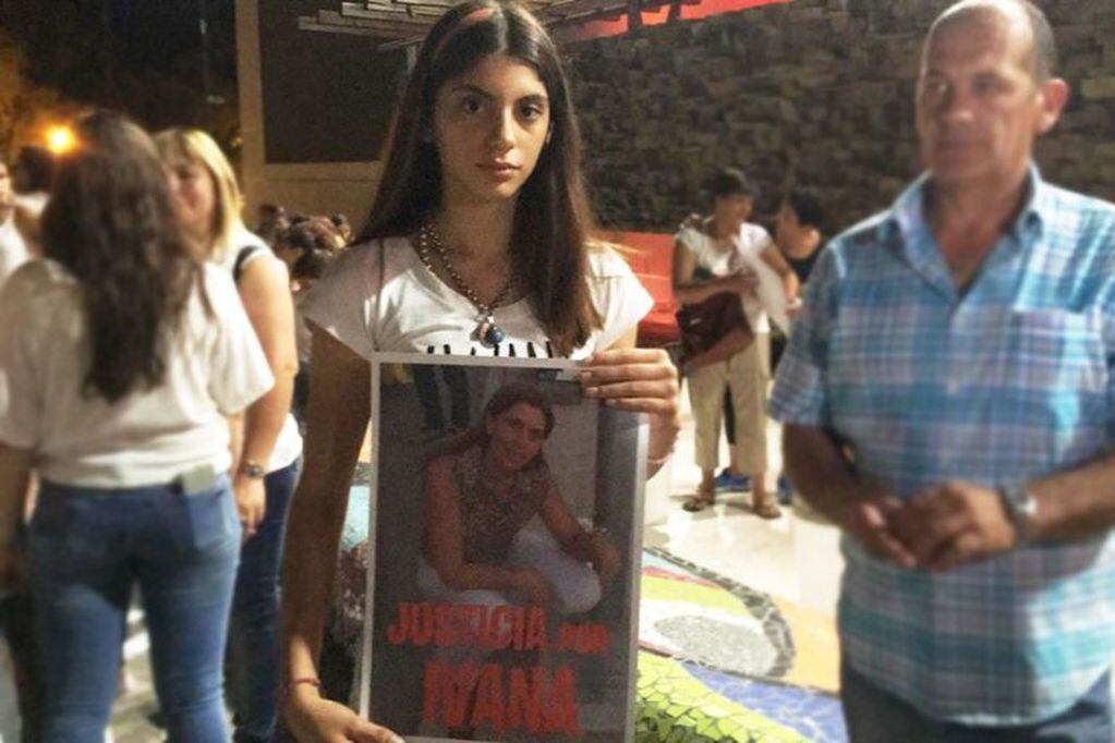 La hija de Ivana Milio pide justicia por el femicidio de su mamá.