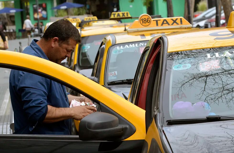 Taxis, un clásico que debe reinventarse. 


Foto: Orlando Pelichotti